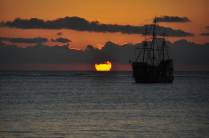 Um maravilhoso pôr-do-sol na ilha de Cozumel, no litotal de Yucatán, no sul do México
